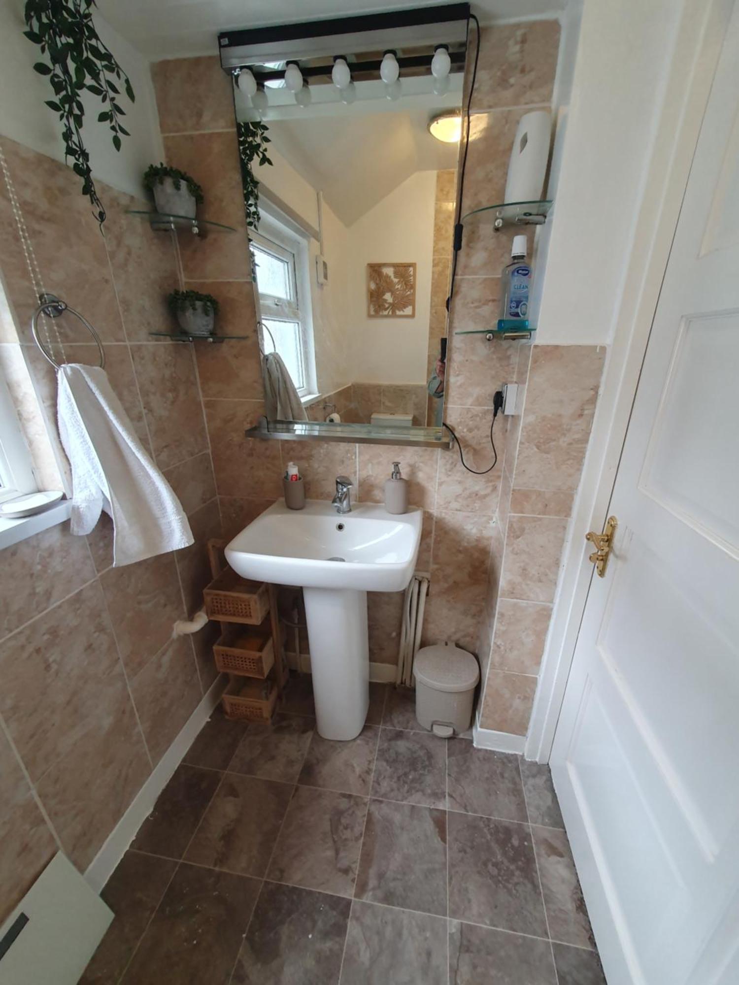 Private Double Room In Cardiff Exterior foto