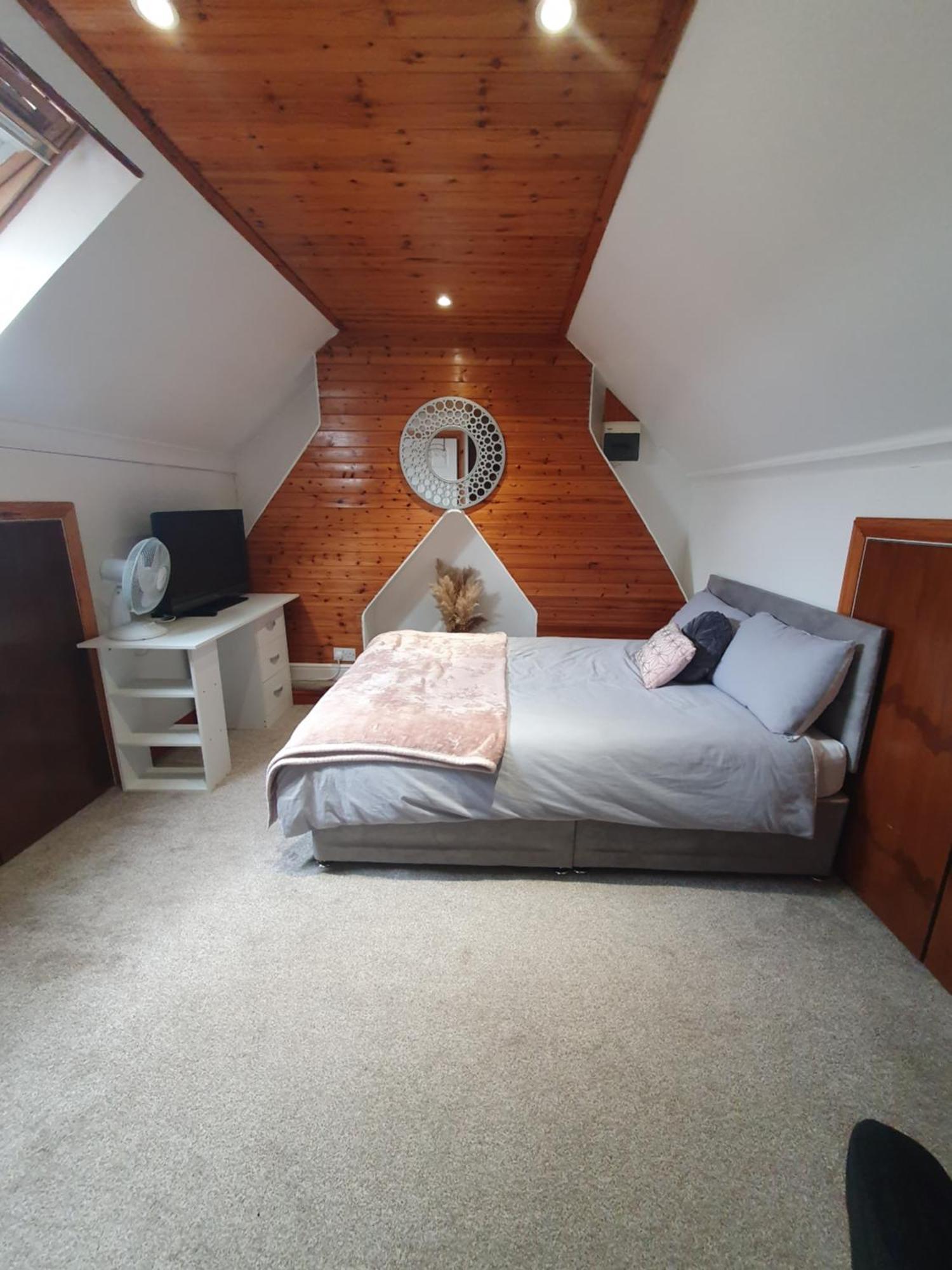 Private Double Room In Cardiff Exterior foto